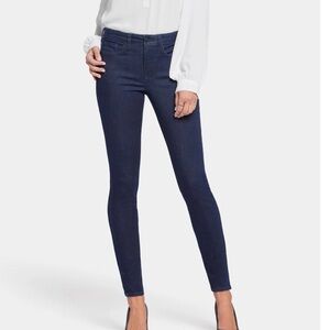 NYDJ Los Angeles skinny Jeans lift and Tuck technology Size 8P